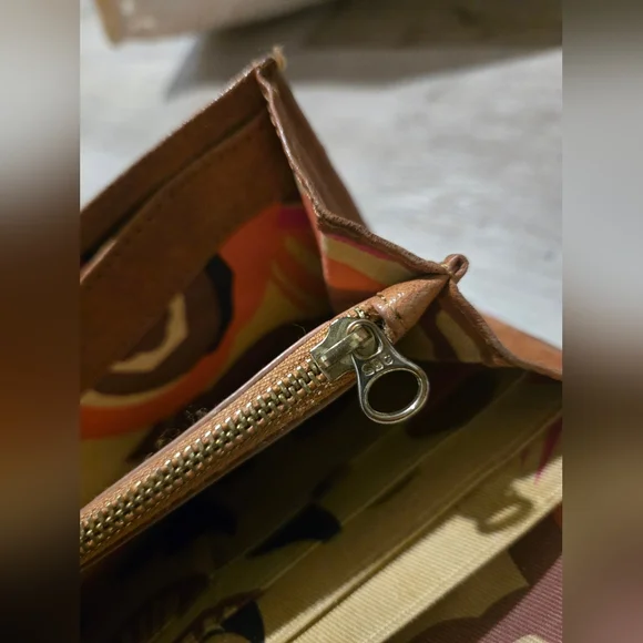 VINTAGE CHLOE BOW KNOT LONG WALLET - Picture 7 of 8